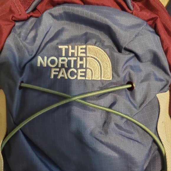 THE NORTH FACE Borealis Sling Pack 6L Daypack Blue and Maroon | EUC - Picture 4 of 5